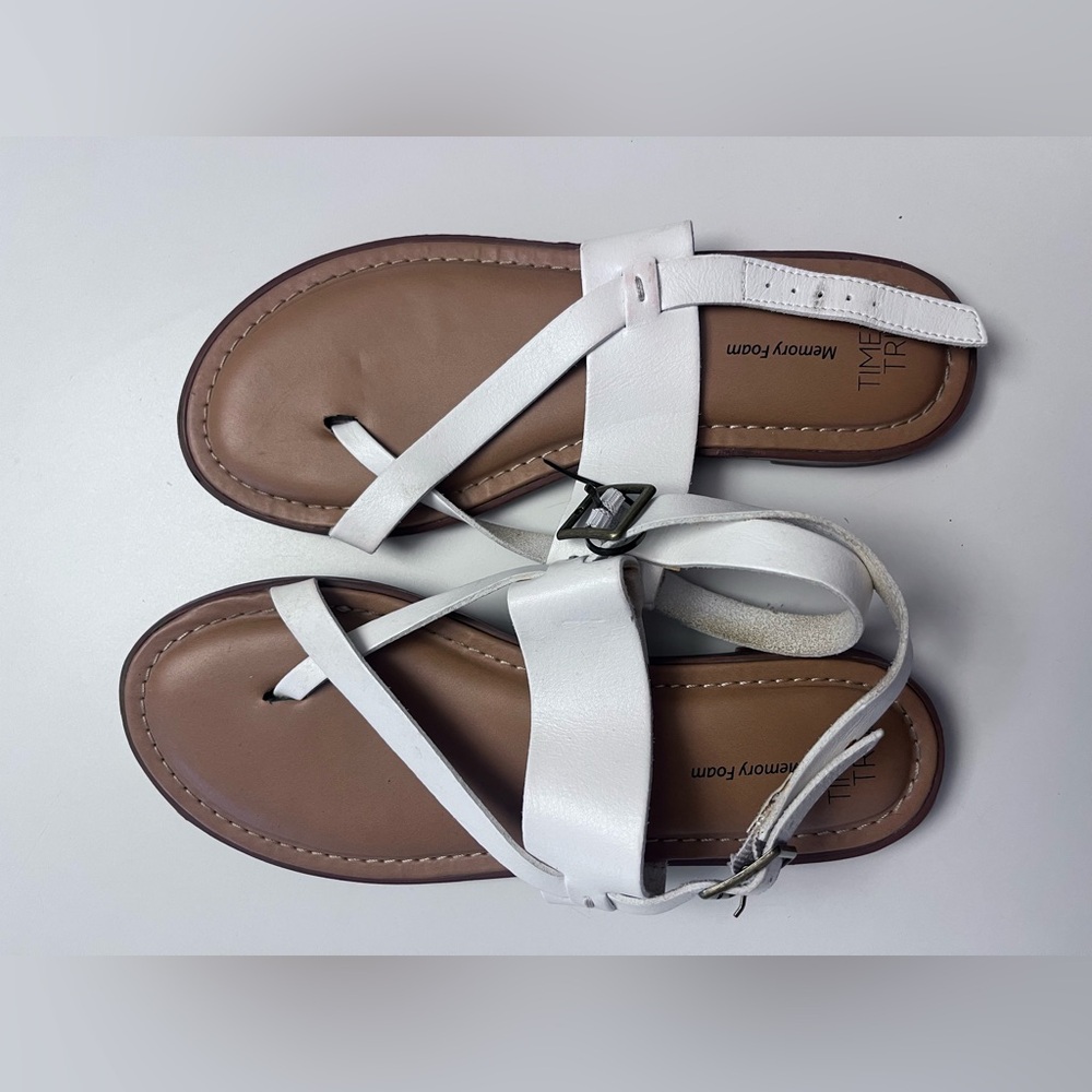 Time & Tru white sandals. Girls size 6. Excellent preowned condition.